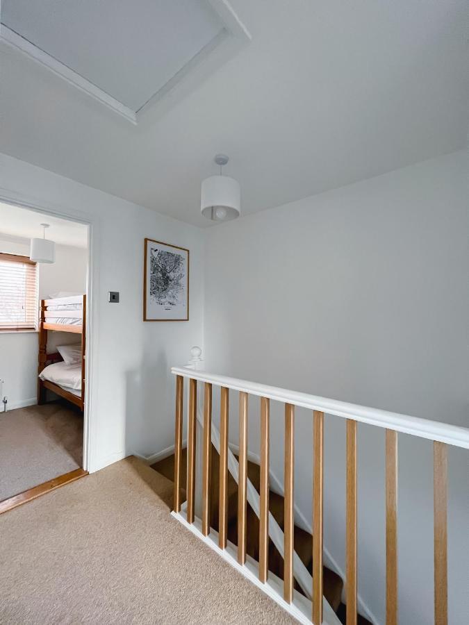 Bright & Cosy - Jacuzzi - Log Burner - King Beds Villa Tangmere Eksteriør billede