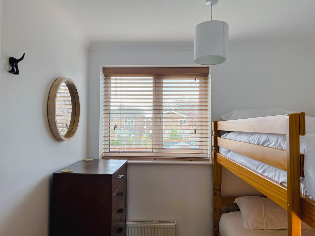 Bright & Cosy - Jacuzzi - Log Burner - King Beds Villa Tangmere Eksteriør billede